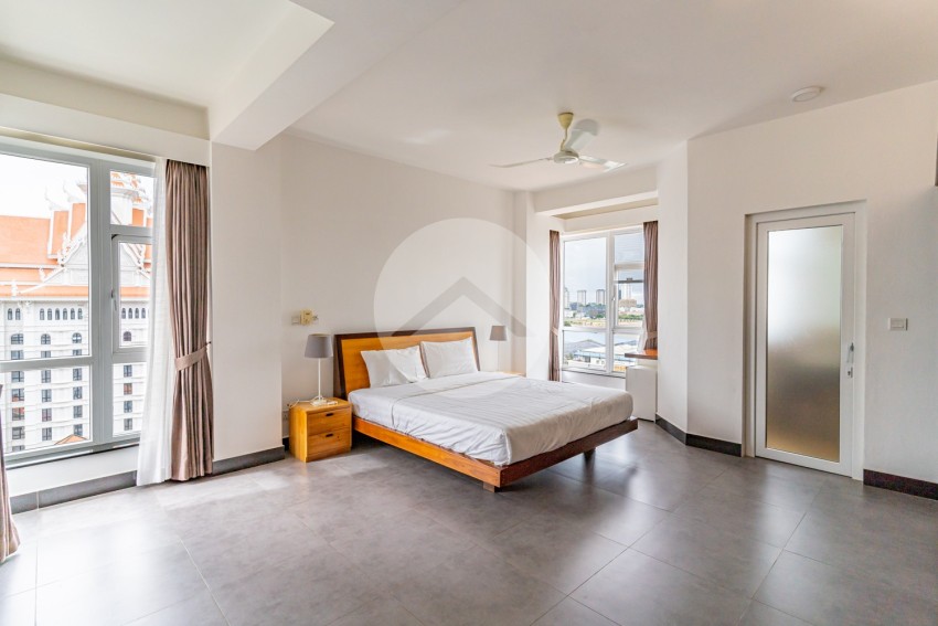 3 Bedroom Serviced Apartment For Rent - Tonle Bassac, Phnom Penh