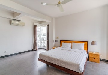 3 Bedroom Serviced Apartment For Rent - Tonle Bassac, Phnom Penh thumbnail