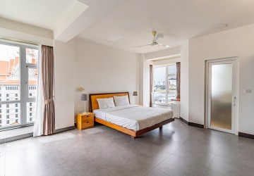 3 Bedroom Serviced Apartment For Rent - Tonle Bassac, Phnom Penh thumbnail