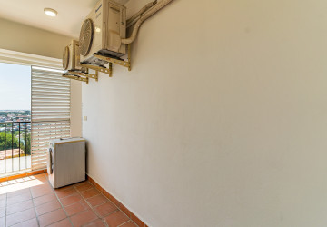 4 Bedroom Serviced Apartment For Rent - Tonle Bassac, Phnom Penh thumbnail