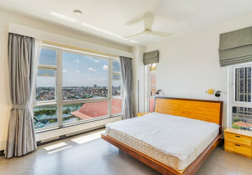 4 Bedroom Serviced Apartment For Rent - Tonle Bassac, Phnom Penh thumbnail