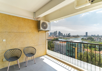 4 Bedroom Serviced Apartment For Rent - Tonle Bassac, Phnom Penh thumbnail