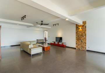 4 Bedroom Serviced Apartment For Rent - Tonle Bassac, Phnom Penh thumbnail