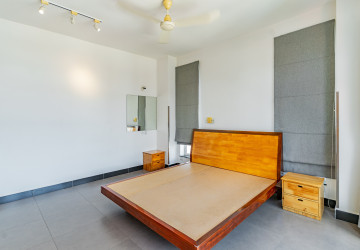 4 Bedroom Serviced Apartment For Rent - Tonle Bassac, Phnom Penh thumbnail