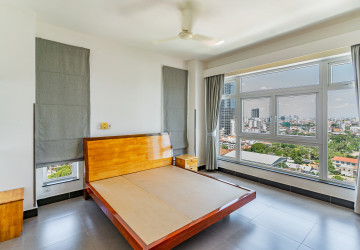 4 Bedroom Serviced Apartment For Rent - Tonle Bassac, Phnom Penh thumbnail