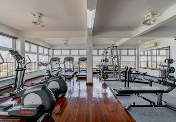 4 Bedroom Serviced Apartment For Rent - Tonle Bassac, Phnom Penh thumbnail