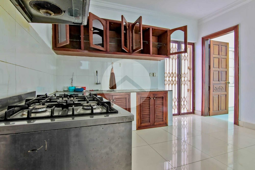 6 Bedroom Villa For Rent - Daun Penh, Phnom Penh - Image 6