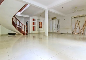 6 Bedroom Villa For Rent - Daun Penh, Phnom Penh thumbnail