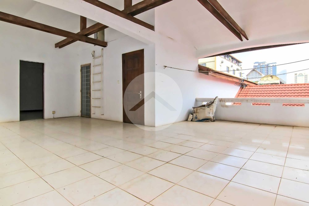 6 Bedroom Villa For Rent - Daun Penh, Phnom Penh - Image 14