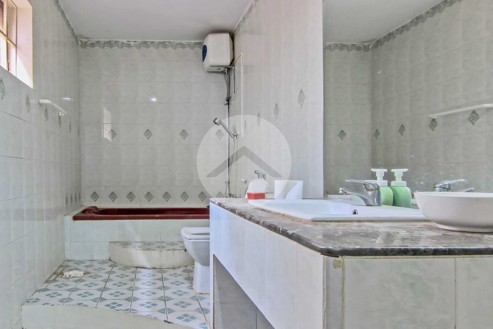 6 Bedroom Villa For Rent - Daun Penh, Phnom Penh - Image 11