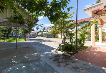 5 Bedroom House For Rent - Slor Kram, Siem Reap thumbnail