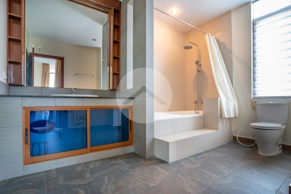 3 Bedroom Serviced Apartment For Rent - Boeung Kak 2, Phnom Penh - Image 9