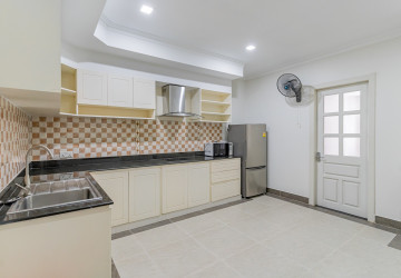 1 Bedroom Apartment For Rent - Toul Kork, Phnom Penh thumbnail