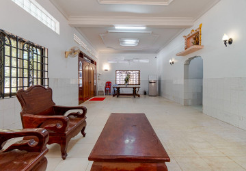 4 Bedroom Apartment For Rent - Slor Kram, Siem Reap thumbnail