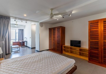 2 Bedroom Serviced Apartment For Rent - Tonle Bassac, Phnom Penh thumbnail