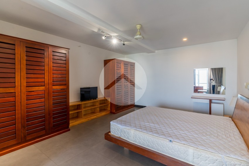 2 Bedroom Serviced Apartment For Rent - Tonle Bassac, Phnom Penh