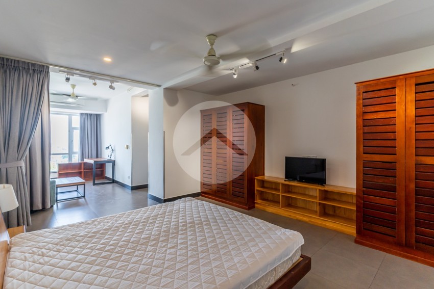 2 Bedroom Serviced Apartment For Rent - Tonle Bassac, Phnom Penh