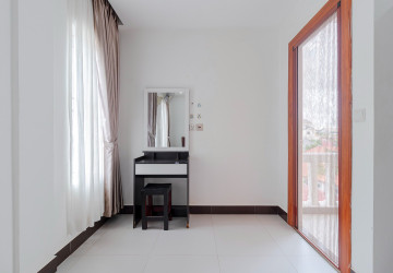 1 Bedroom Apartment For Rent - Svay Dangkum, Siem Reap thumbnail