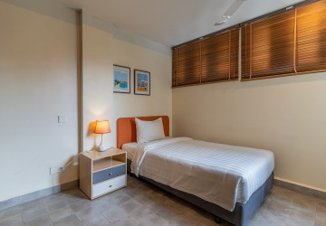 3 Bedrooms Serviced Apartment For Rent - Wat Phnom, Phnom Penh thumbnail