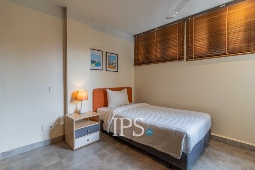 3 Bedrooms Serviced Apartment For Rent - Wat Phnom, Phnom Penh