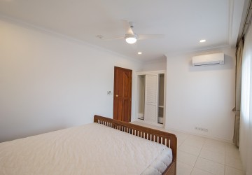 1 Bedroom Apartment For Rent in BKK1- Phnom Penh thumbnail