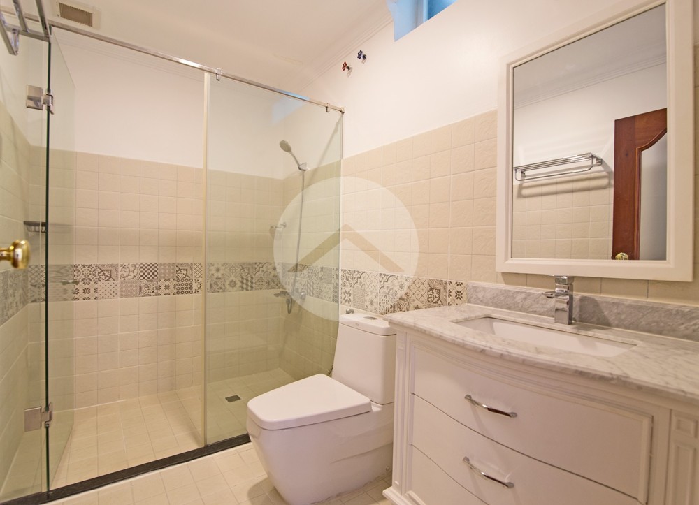 1 Bedroom Serviced Apartment For Rent - BKK1- Phnom Penh - Image 9