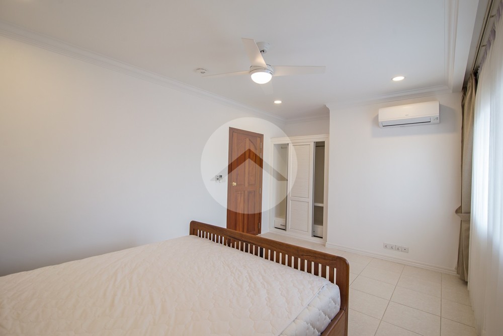 1 Bedroom Serviced Apartment For Rent - BKK1- Phnom Penh - Image 5