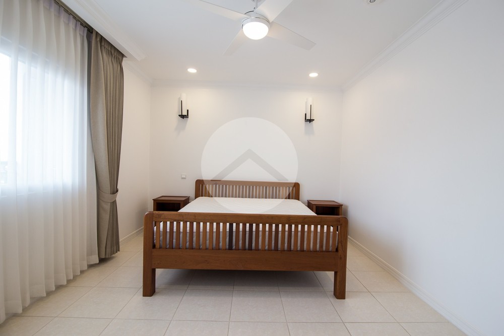 1 Bedroom Serviced Apartment For Rent - BKK1- Phnom Penh - Image 4