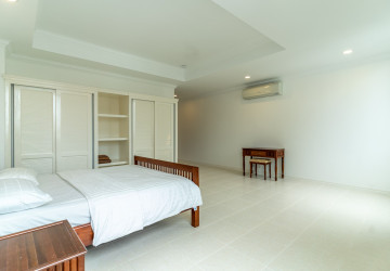 3 Bedroom Serviced Apartment For Rent - BKK1, Phnom Penh thumbnail