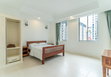 3 Bedroom Serviced Apartment For Rent - BKK1, Phnom Penh thumbnail