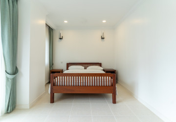 3 Bedroom Serviced Apartment For Rent - BKK1, Phnom Penh thumbnail