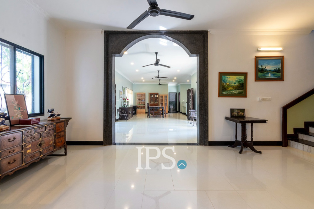 5 Bedroom Villa For Sale - Svay Dangkum, Siem Reap - Image 12