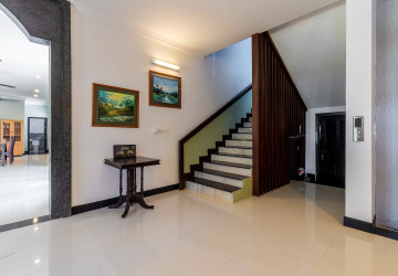 5 Bedroom Villa For Sale - Svay Dangkum, Siem Reap thumbnail