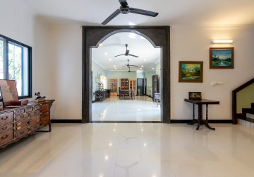 5 Bedroom Villa For Sale - Svay Dangkum, Siem Reap thumbnail