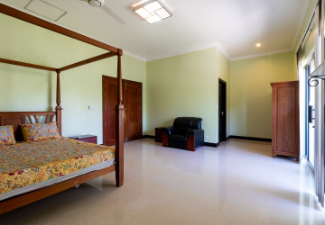 5 Bedroom Villa For Sale - Svay Dangkum, Siem Reap thumbnail