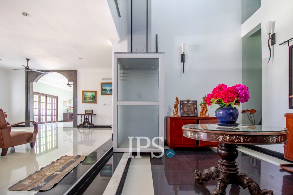 5 Bedroom Villa For Sale - Svay Dangkum, Siem Reap - Image 22