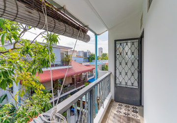 Renovated Duplex 2 Bedroom Apartment For Rent -  Chakto Mukh, Phnom Penh thumbnail