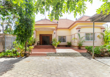 3 Bedroom House For Rent - Sala Komreuk, Siem Reap thumbnail