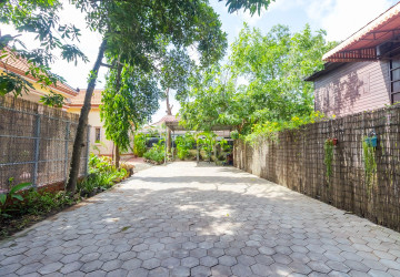 3 Bedroom House For Rent - Sala Komreuk, Siem Reap thumbnail