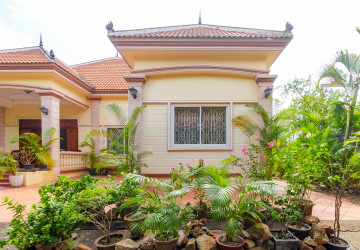 3 Bedroom House For Rent - Sala Komreuk, Siem Reap thumbnail
