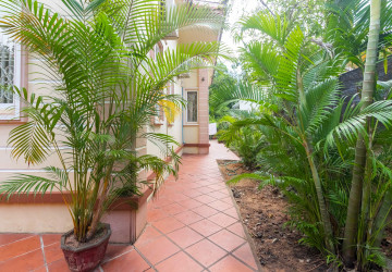 3 Bedroom House For Rent - Sala Komreuk, Siem Reap thumbnail