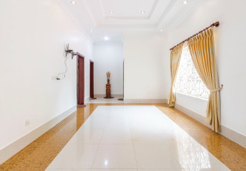3 Bedroom House For Rent - Sala Komreuk, Siem Reap thumbnail