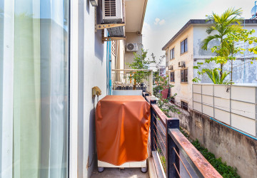 1 Bedroom Apartment For Rent - Sala Kamruek, Siem Reap thumbnail