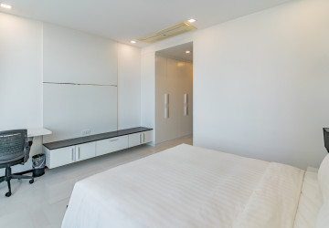 3 Bedroom Serviced Apartment For Rent - Beoung Raing, Phnom Penh thumbnail