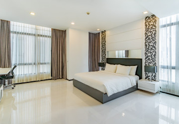 3 Bedroom Serviced Apartment For Rent - Beoung Raing, Phnom Penh thumbnail