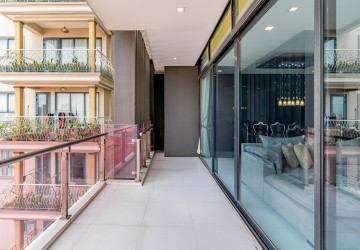 3 Bedroom Serviced Apartment For Rent - Beoung Raing, Phnom Penh thumbnail