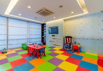 3 Bedroom Serviced Apartment For Rent - Beoung Raing, Phnom Penh thumbnail