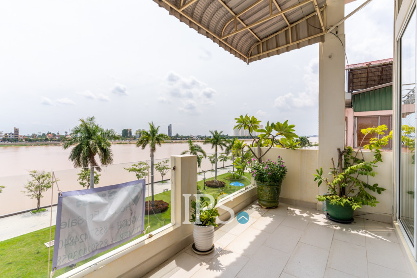 Renovated  2 Bedroom  1 Office Flat For Sale - Riverside, Phnom Penh