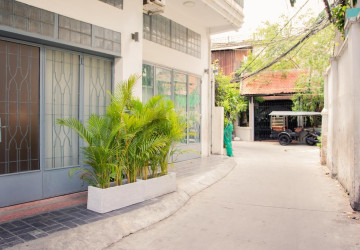Renovated Loft 1 Bedroom Apartment For Rent - Chakto Muk, Phnom Penh thumbnail