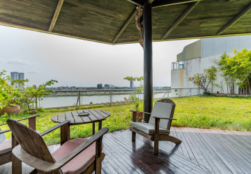 Renovated Duplex 4 Bedroom Penthouse For Rent - Phsar Kandal 1, Phnom Penh thumbnail